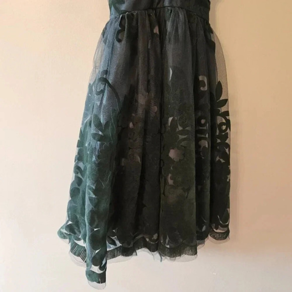Luxxel Tulle Velvet Floral Spaghetti Strap Open Back Mini Dress Dark Green Small - Picture 6 of 10